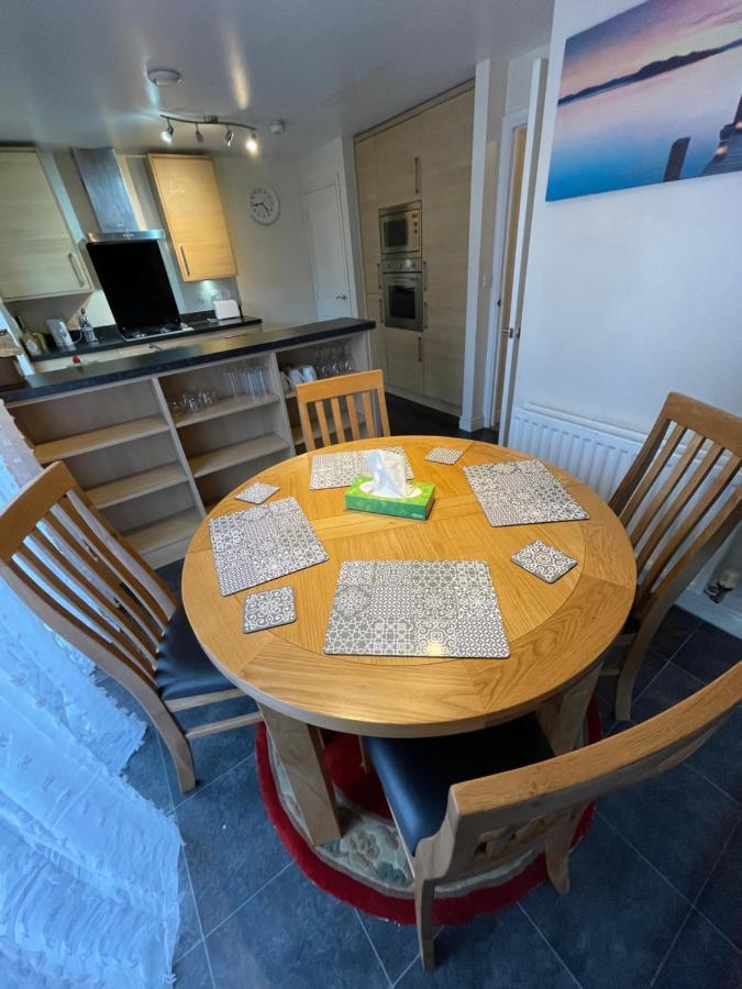 Casa de Férias In Cardiff. Sleeps 6 *